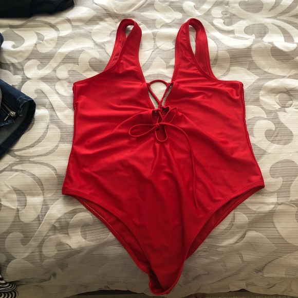 SOLD One Piece BUNDLE - Picture 3 of 4